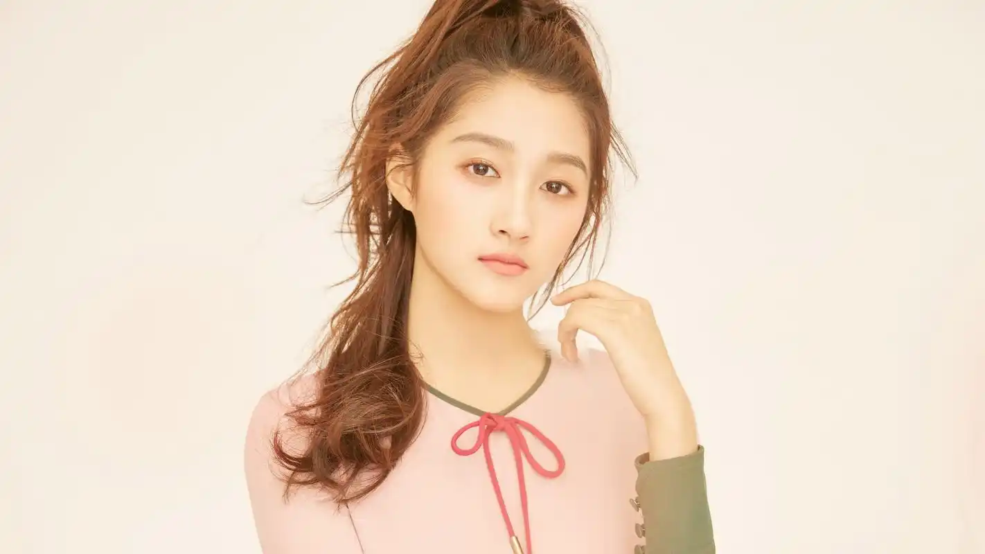 关晓彤高清写真宽屏壁纸下载