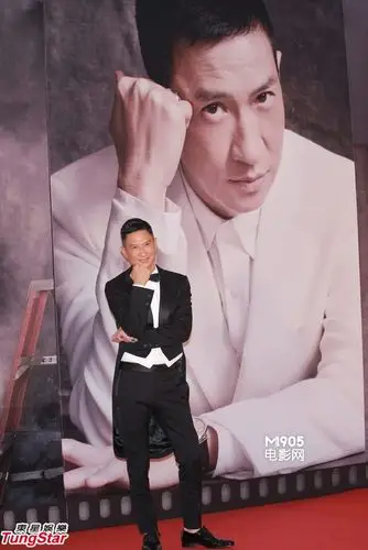 张家辉穿黑色西装尽显绅士气质 提名最佳男主角