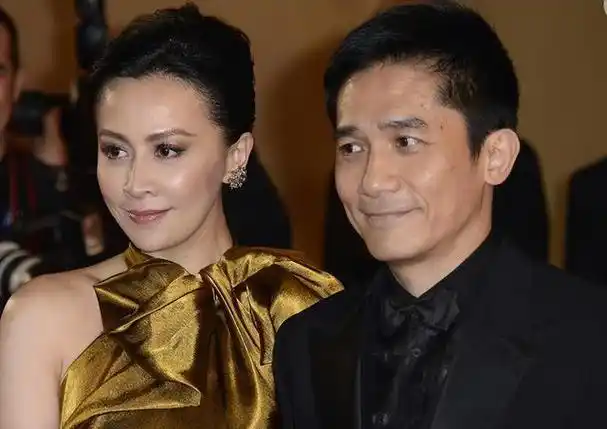 董洁14岁儿子神似梁朝伟,大鼻子如出一辙,网友疑惑重重