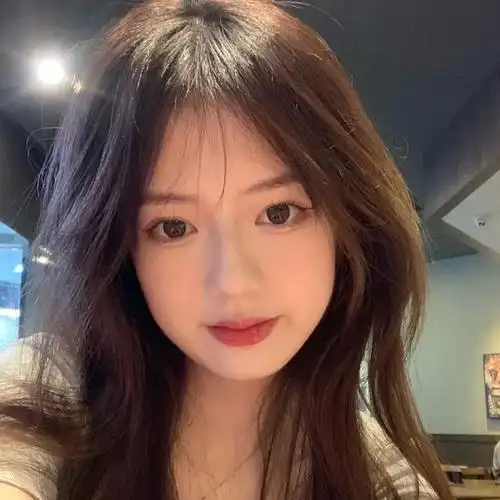 交出你手机里最新一张美女的照片(盖一个美女楼