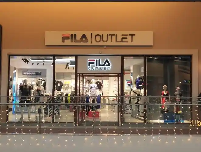 店铺位置:e口停车场c区1027号fila 咨询电话:010-50895953 全体员工