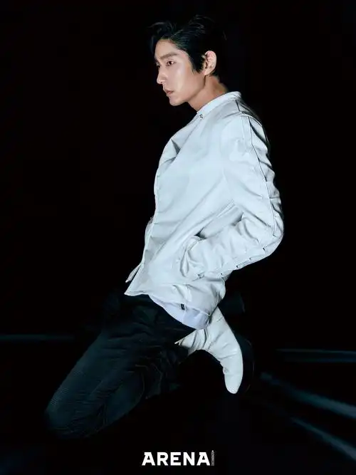 韩国艺人李准基最新杂志写真曝光