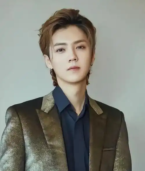 18岁黄渤忍了,18岁鹿晗也忍了,看了18岁的雷佳音我忍不了了