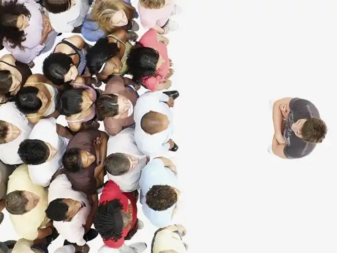 一个人vs一群人图片素材