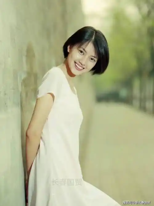 高圆圆罕见旧照曝光清纯甜美满满胶原蛋白