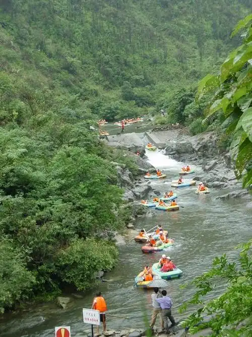 武陵岩峡谷漂流