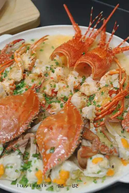 厦门海鲜大排档10人14个菜龙虾螃蟹鲍鱼硬菜全都上不到2000