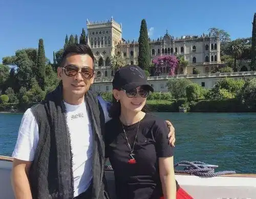 出道6年不温不火,其结婚9年为老公生下3胎,今成为人生赢家!