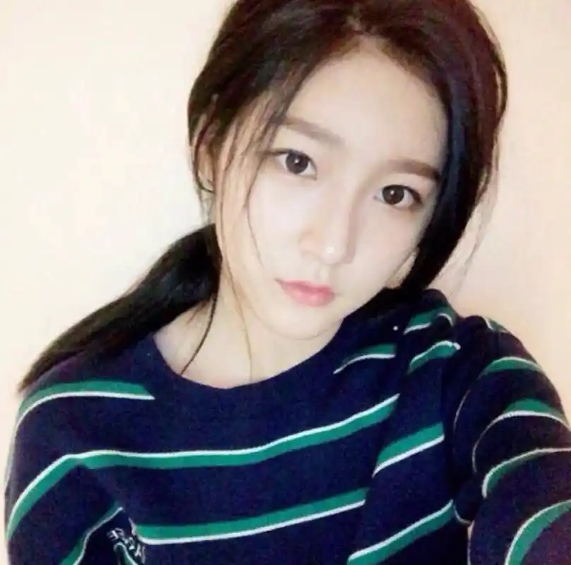 金赛纶 头像 ins 高清