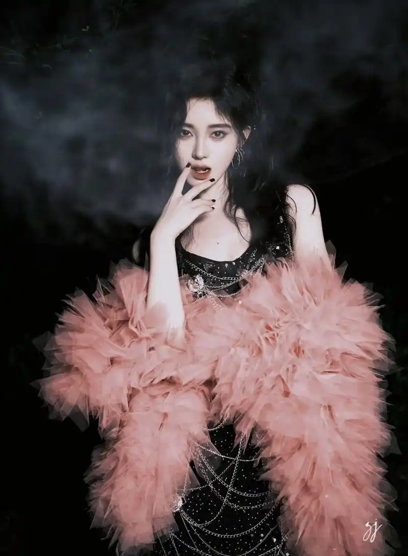 鞠婧祎 这组照片真的是杀疯了 - 抖音