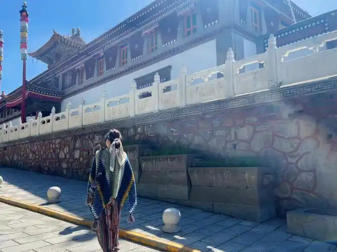 青甘线90西宁塔尔寺