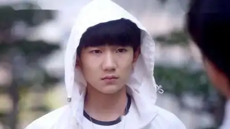 超少年密码21-23:常安来到学校被骂是机器人,幸好两位兄弟帮助.