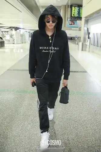 一般直男真学不来吴亦凡的衣品 不信你看!