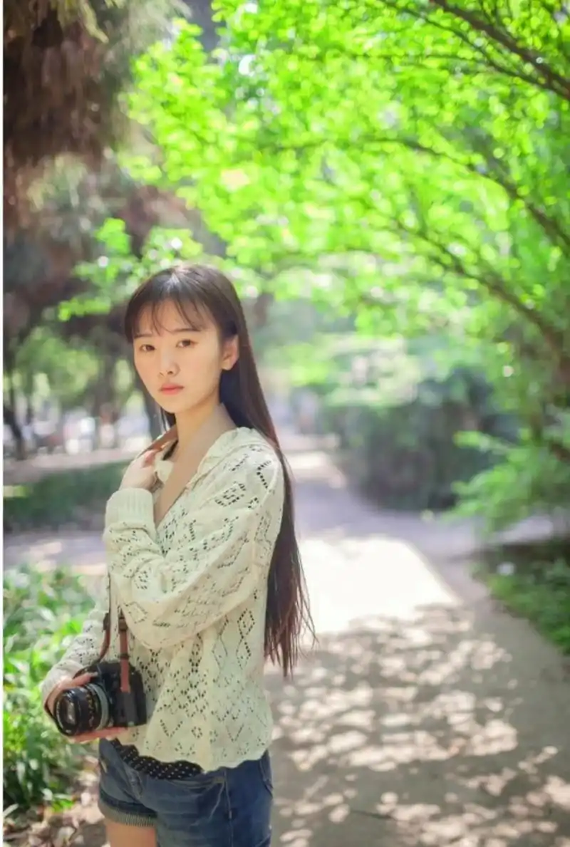 鞠婧祎出道前的照片