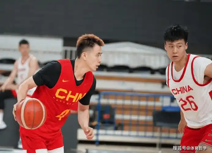 郭艾伦谈赵继伟发飙:他开直播,第一时间给他刷礼物_比赛_球迷_支持