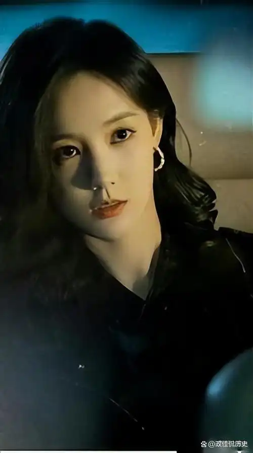 李一桐"黄金三围"下的绝美身材,真是太性感了