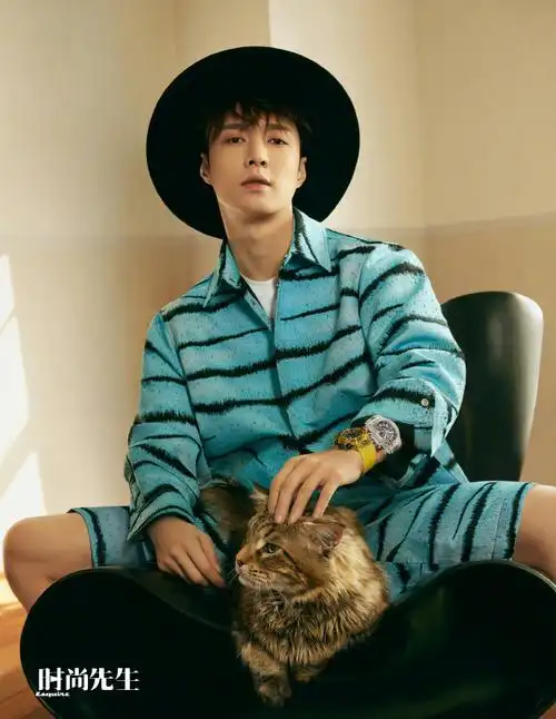 鹿晗张艺兴同杂志封面##张艺兴 蕾伊#张艺兴早在2020年五大男刊就已