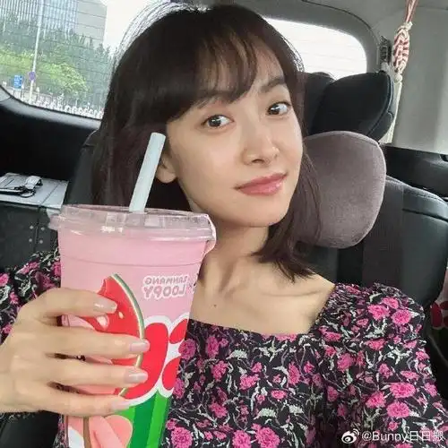 宋茜 素颜也依旧能打|宋茜_新浪新闻