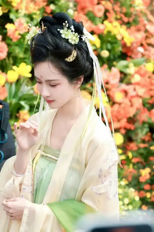 陈都灵唐装##陈都灵淡妆浓抹总相宜##古装请焊在陈