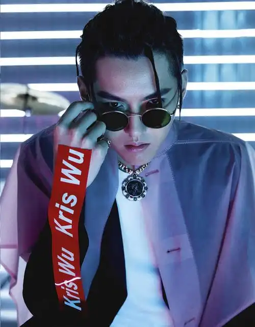 吴亦凡嘻哈风个性杂志写真帅气图片
