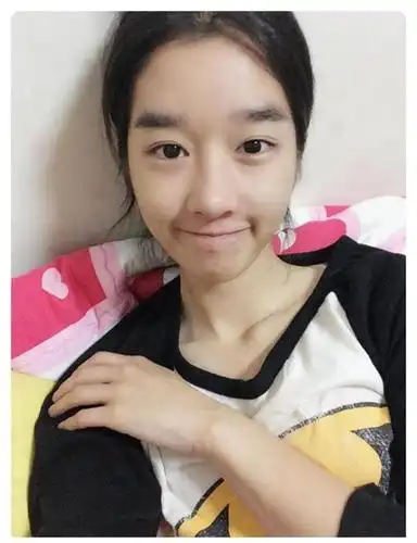 对于徐睿知是不是人工美女,网民一面倒持相同意见:"98%有整过容","