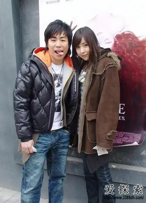 胡彦斌和前女友郑爽一时被推向风口浪尖,但胡彦斌没有正面回应,只在23