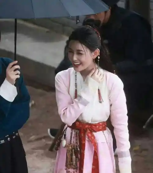 欧阳娜娜结婚?刘宇宁杨超越谈过?蒋依依没事_大陆_网友_因为