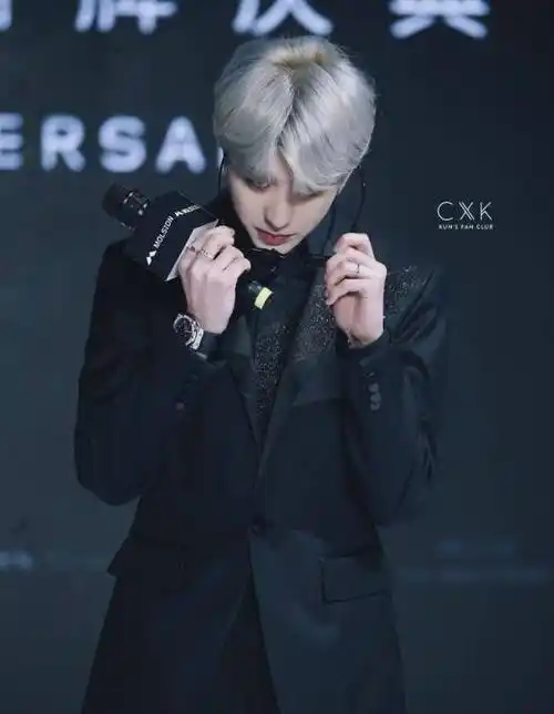 蔡徐坤不愧是cp体质不仅与lisa组cp