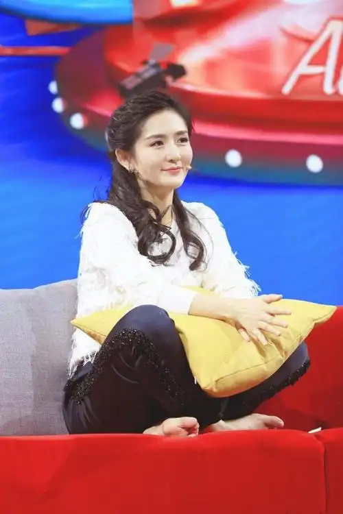 谢娜录制东方卫视春晚快乐家族没了她跳槽了