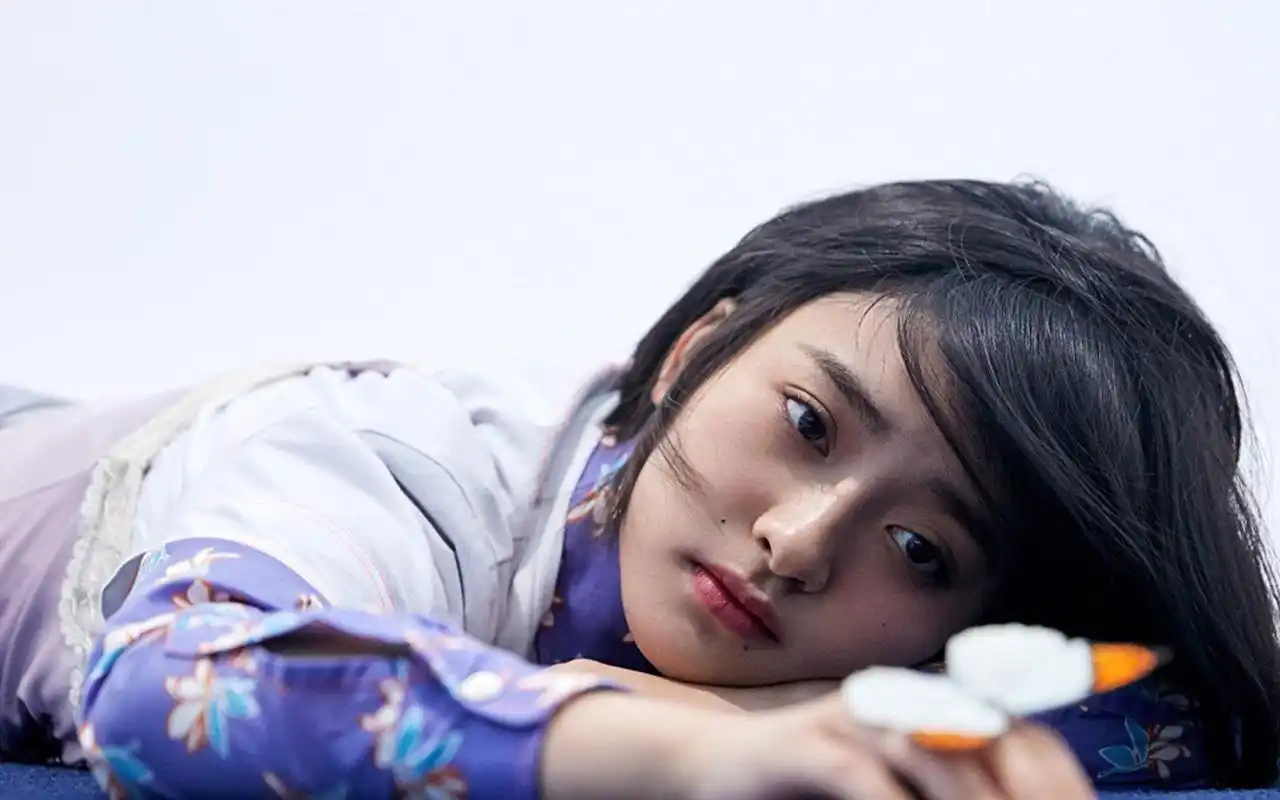 沈月清新文艺写真图片桌面壁纸