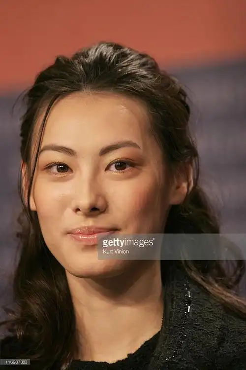 梁洛施 isabella leong的图片