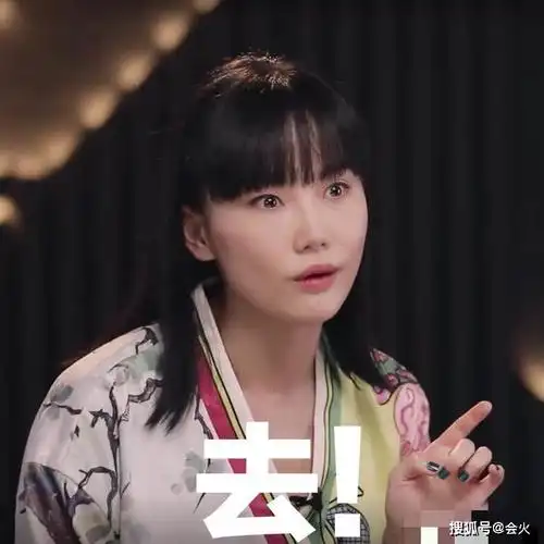 《姐姐》里的她被说歌红人不红,如今展露另一面,网友感慨嘴好毒_黄龄