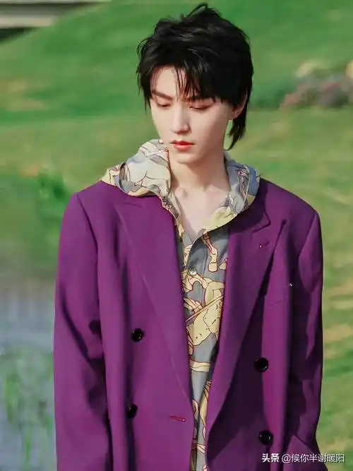 "西装也能穿出花来,李易峰檀健次惊艳,王一博太温柔_感觉_颜色_黄明昊