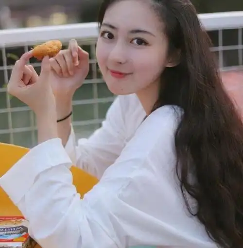 厦门六中校花鱼鱼靓丽写真照 99年清纯唯美