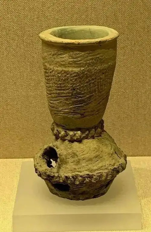 内蒙古博物院三大镇馆之宝匈奴王金冠元钧窑大香炉巨型恐龙