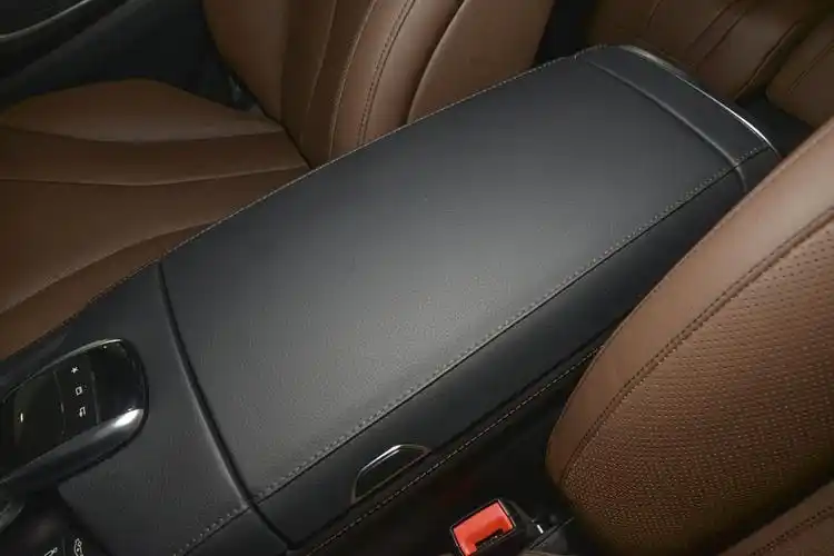 【奔驰s级400l 4matic前排中央扶手箱图片-汽车图片大全】-易车