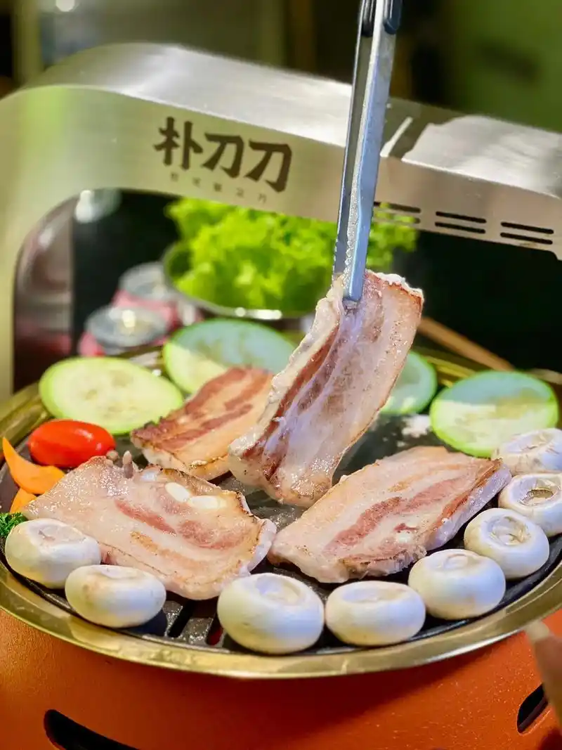 每次一看韩剧就想他家来吃烤肉了