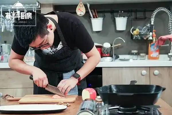 而那些通过烹饪技巧和创意,轻松征服食客味蕾的厨师,想必幸福指数就更