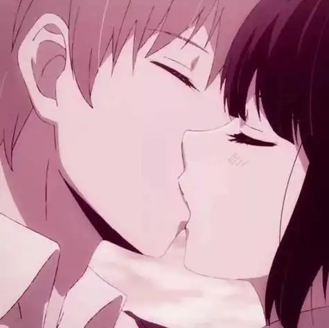 卡通亲吻情侣头像