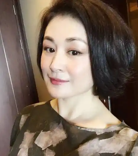 只知道于月仙的"谢大脚"?,她年轻照片原来这么美艳!