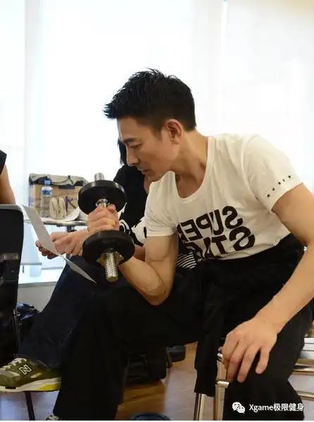 演出期间1,再忙也要健身刘德华有多自律?