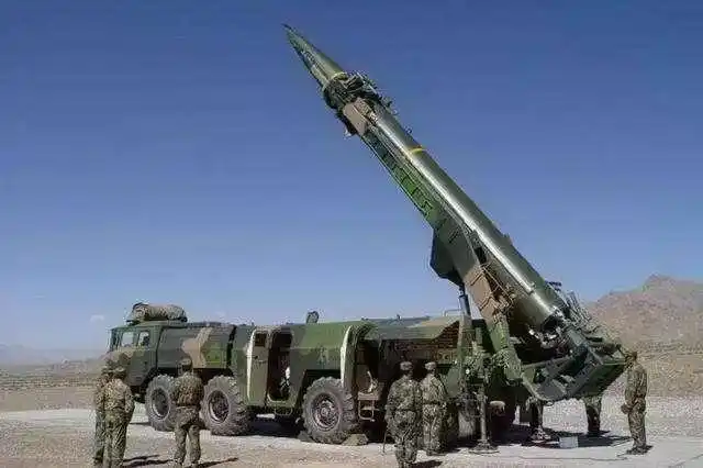 核弹头, 东风41洲际导弹可达到世界任何地方儿童玩具军事东风41模型