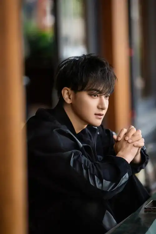 黄子韬#怎么是个人都来替粉丝不值?