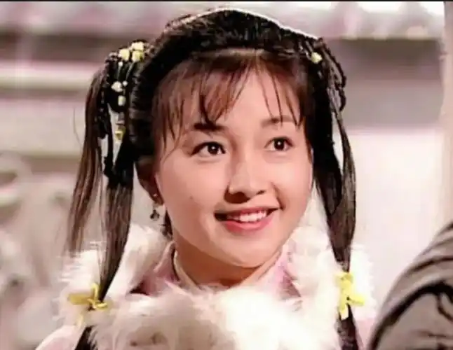 之后,李绮红事业上升一个新的台阶,并开始拍摄电影,与刘德华,钟汉良