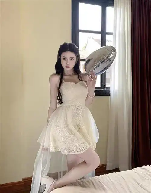 公主风礼服连衣裙女夏季2024新款收腰显瘦露背网纱拼接抹胸蓬蓬裙