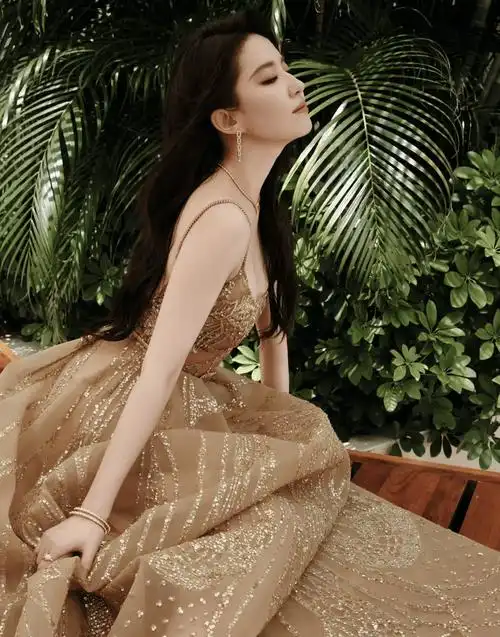 神仙姐姐刘亦菲写真:优雅魅力!