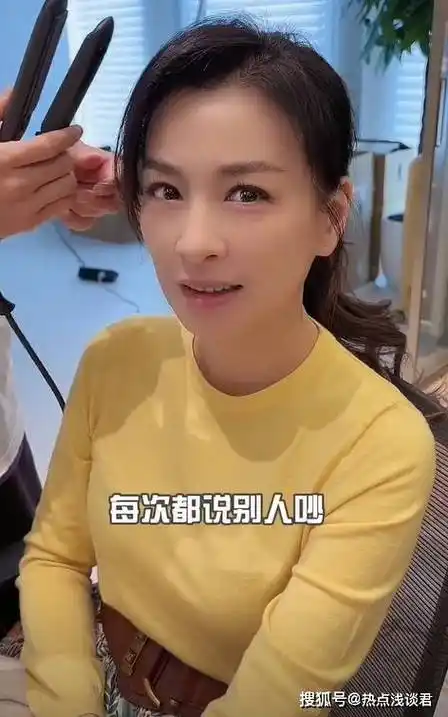 张庭54岁现状,大家觉得她是人生赢家吗?_能力_家人_学历