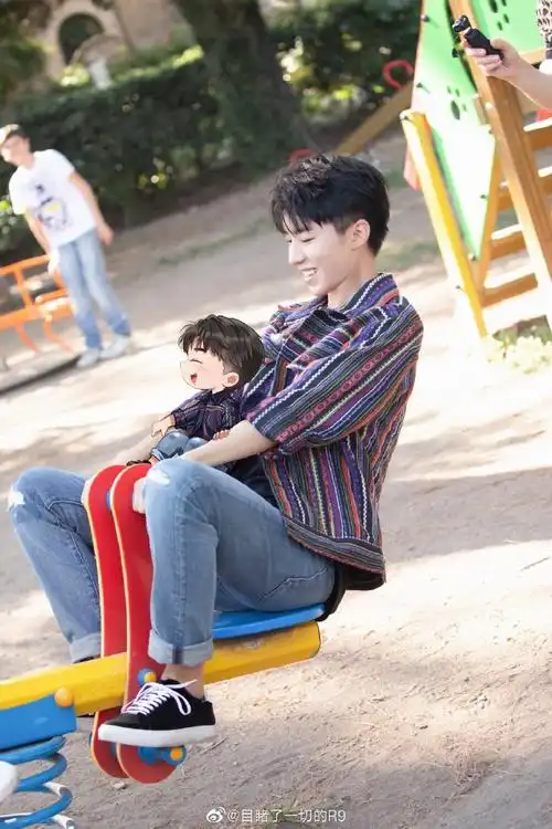 王俊凯超话#王俊凯电影749局#小凯和小小凯近期合集,好可爱啊!