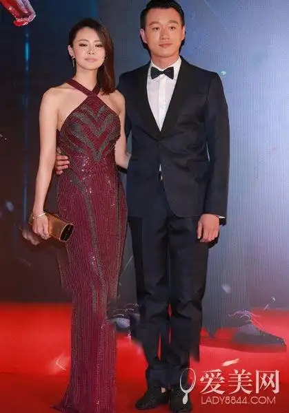 杨幂刘恺威黄晓明baby明星情侣合照谁更养眼