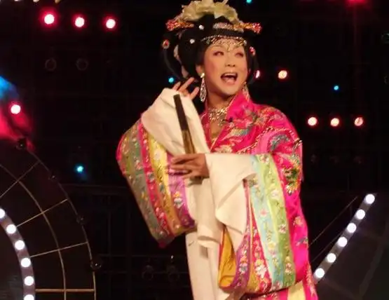 李玉刚是哪的人,内地青年表演艺术家李玉刚(41岁李玉刚私下罕露面)